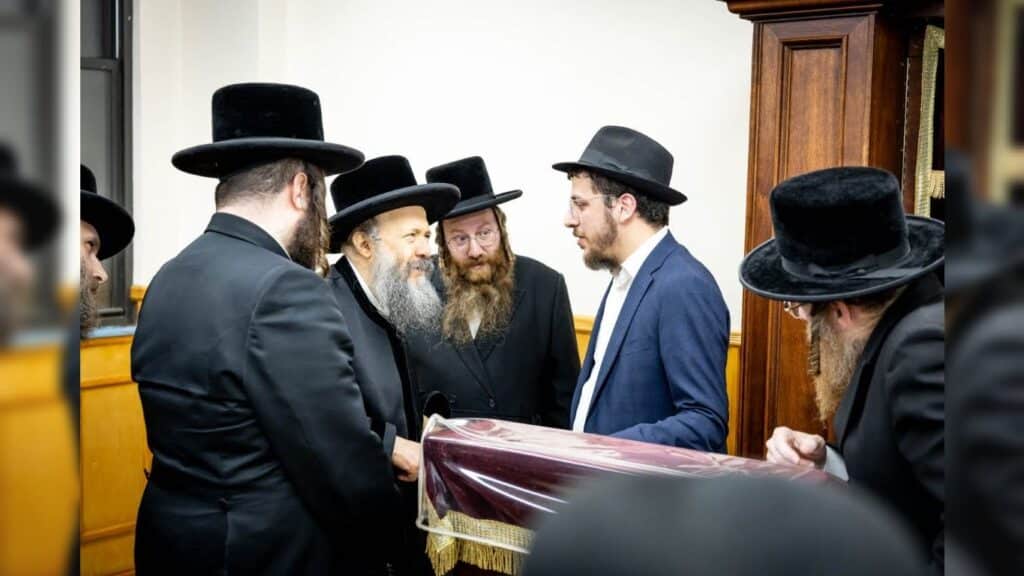 גלריה: תלמידי הישיבה ממוסקבה נבחנו אצל גדולי הדור בארה"ב