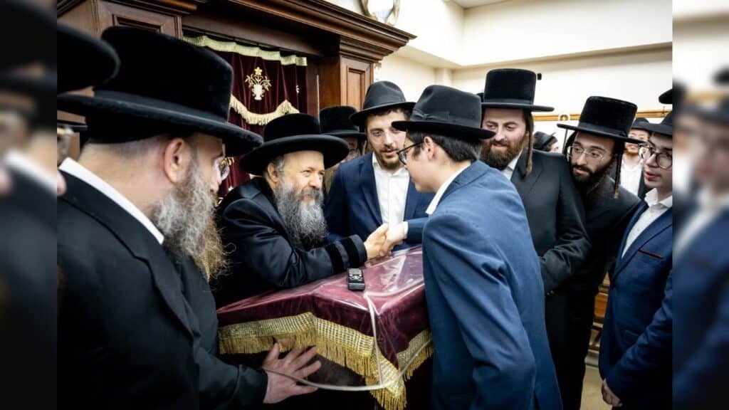 גלריה: תלמידי הישיבה ממוסקבה נבחנו אצל גדולי הדור בארה"ב