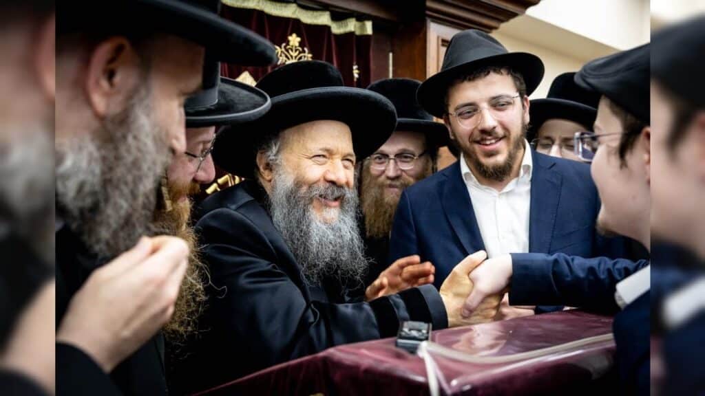 גלריה: תלמידי הישיבה ממוסקבה נבחנו אצל גדולי הדור בארה"ב