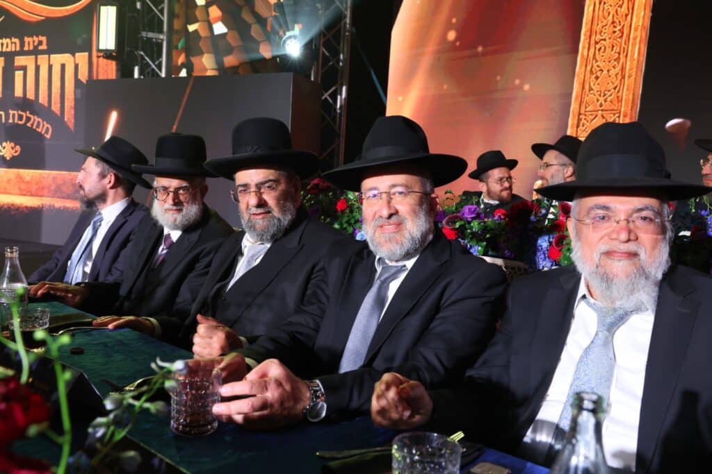 40 שנים לממלכת התורה 'יחווה דעת'