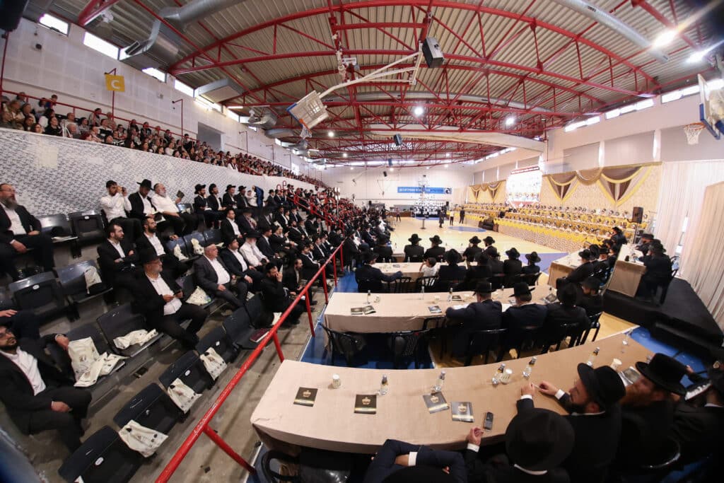 גלריה: ילדי 'מוסדי עולם' במסיבת חומש מרגשת