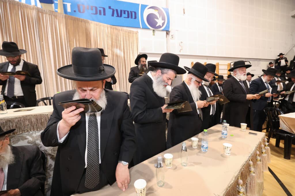 גלריה: ילדי 'מוסדי עולם' במסיבת חומש מרגשת