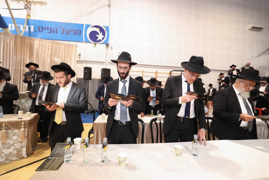 גלריה: ילדי 'מוסדי עולם' במסיבת חומש מרגשת