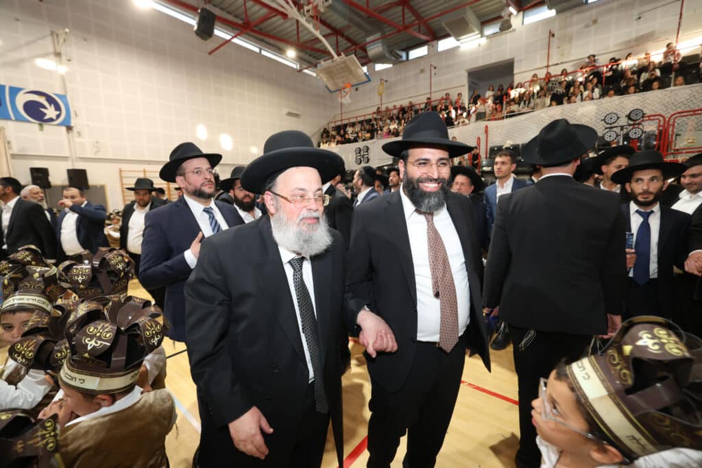 גלריה: ילדי 'מוסדי עולם' במסיבת חומש מרגשת