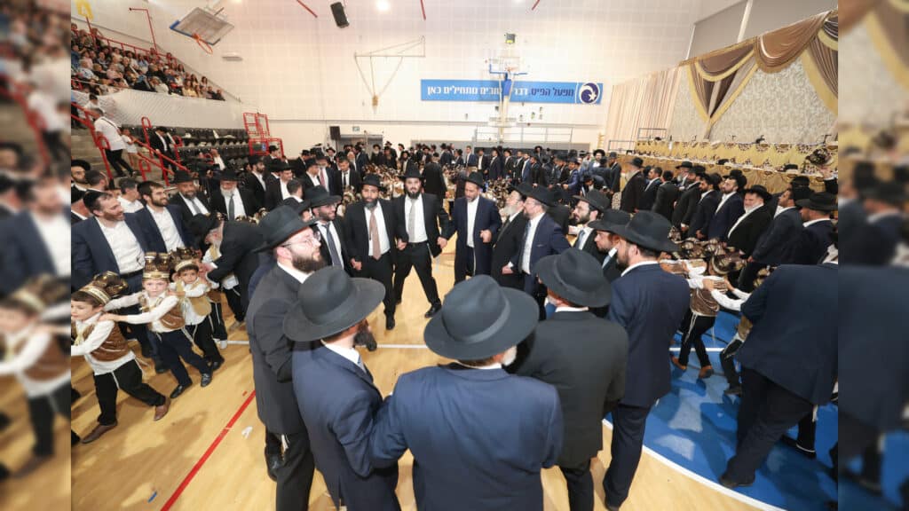 גלריה: ילדי 'מוסדי עולם' במסיבת חומש מרגשת