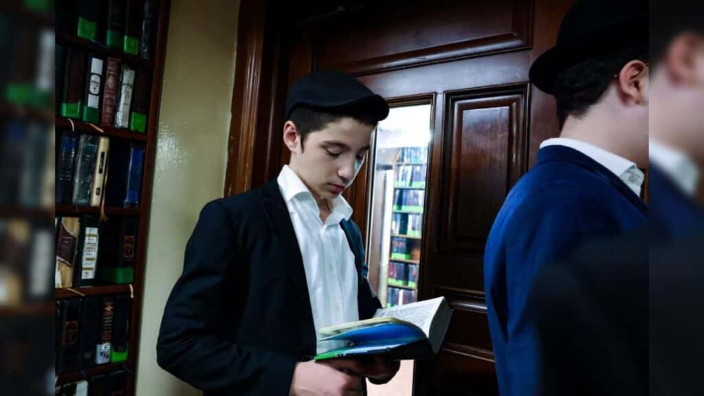 גלריה: תלמידי הישיבה ממוסקבה נבחנו אצל גדולי הדור בארה"ב