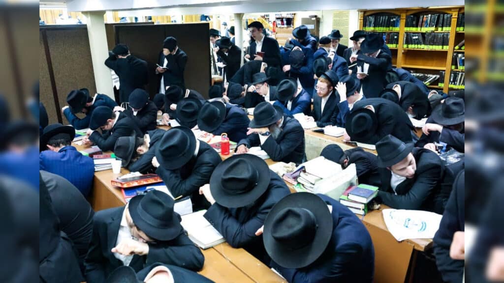 גלריה: תלמידי הישיבה ממוסקבה נבחנו אצל גדולי הדור בארה"ב