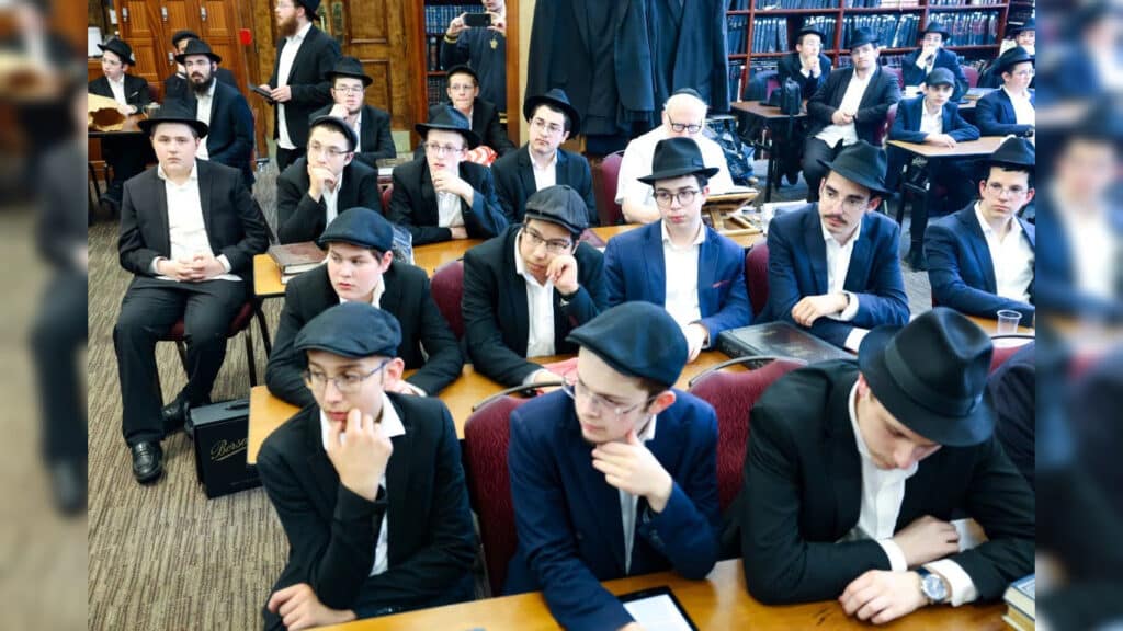 גלריה: תלמידי הישיבה ממוסקבה נבחנו אצל גדולי הדור בארה"ב