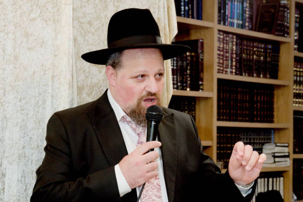 גלריה: הקהילה ערכה סיום על חזון עובדיה - הראש"ל הגיע לברך