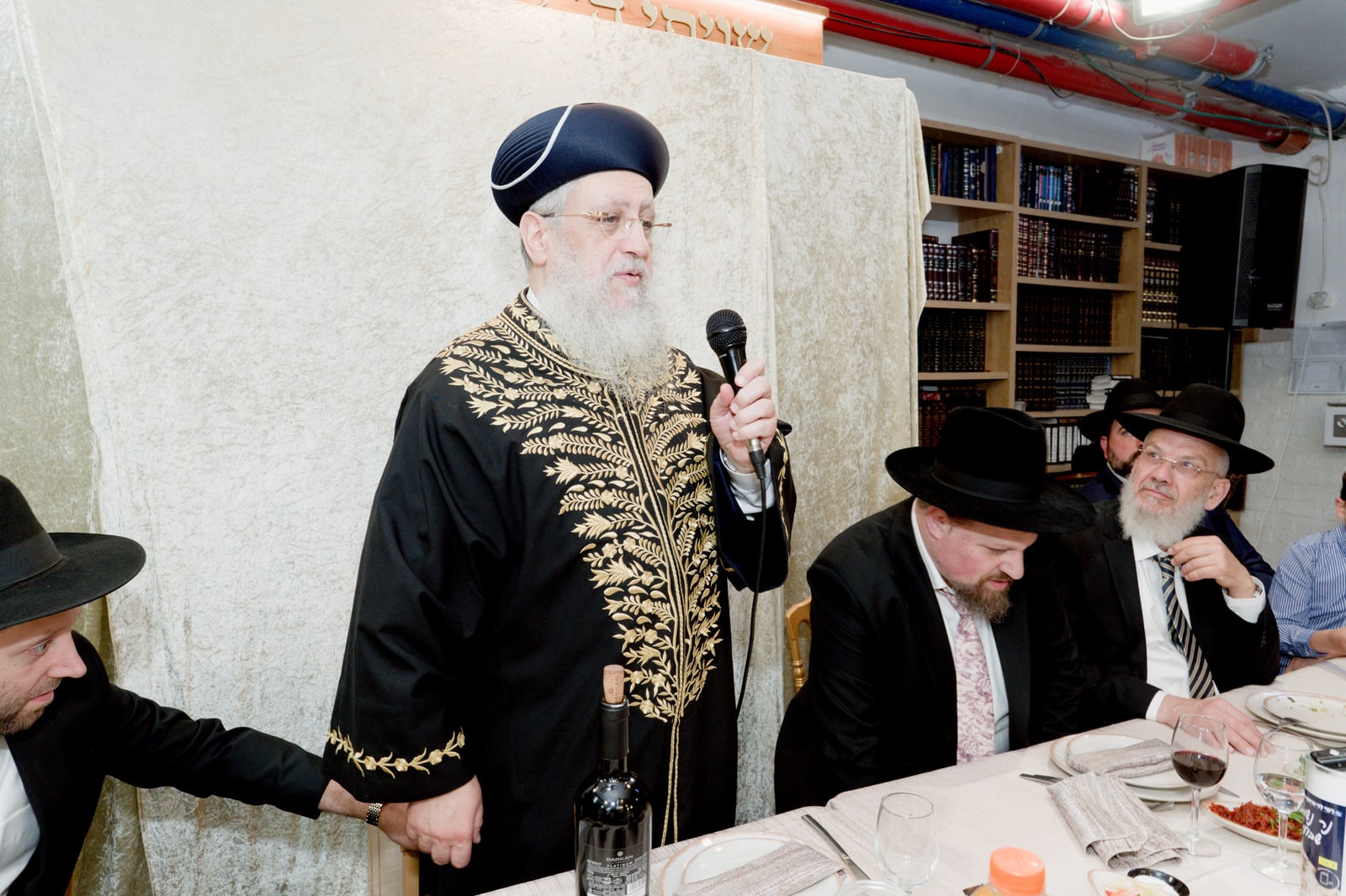 גלריה: הקהילה ערכה סיום על חזון עובדיה - הראש"ל הגיע לברך