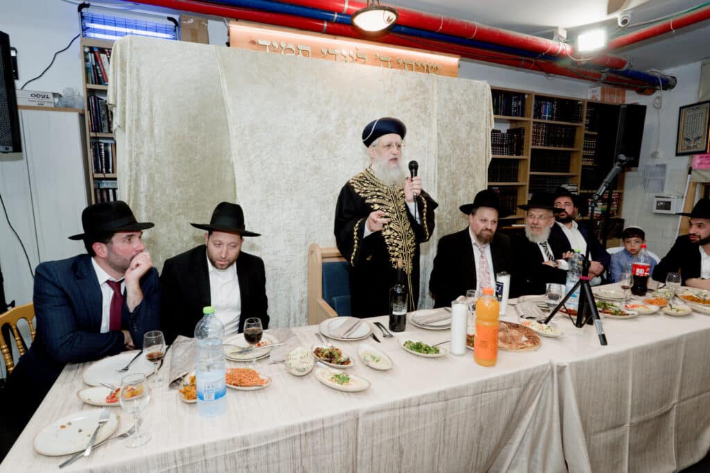גלריה: הקהילה ערכה סיום על חזון עובדיה - הראש"ל הגיע לברך