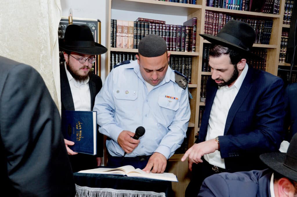 גלריה: הקהילה ערכה סיום על חזון עובדיה - הראש"ל הגיע לברך
