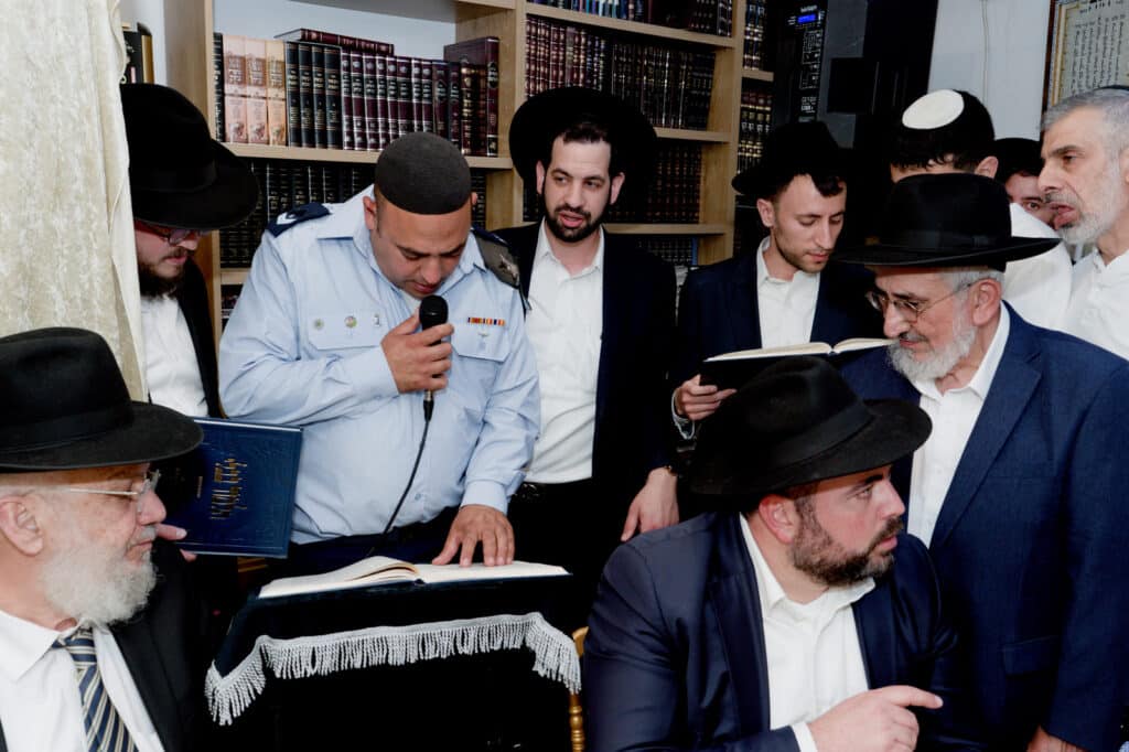 גלריה: הקהילה ערכה סיום על חזון עובדיה - הראש"ל הגיע לברך