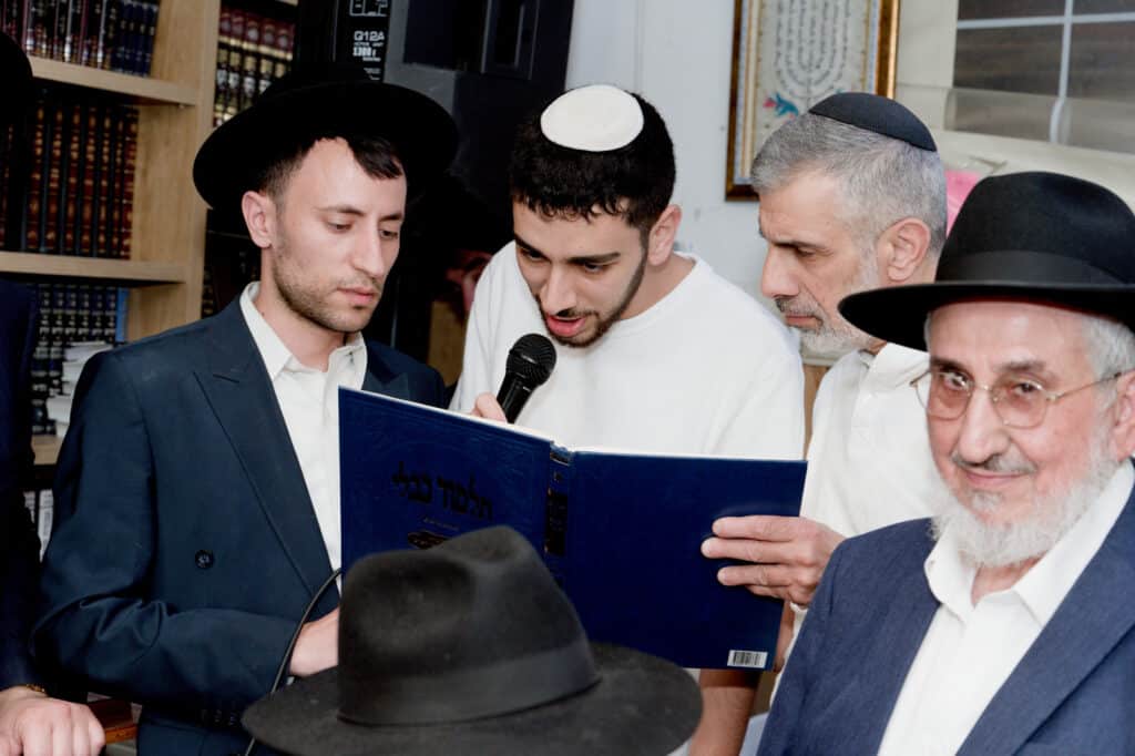גלריה: הקהילה ערכה סיום על חזון עובדיה - הראש"ל הגיע לברך