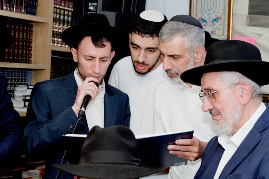גלריה: הקהילה ערכה סיום על חזון עובדיה - הראש"ל הגיע לברך