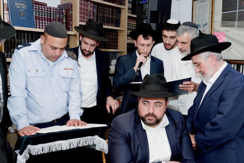 גלריה: הקהילה ערכה סיום על חזון עובדיה - הראש"ל הגיע לברך