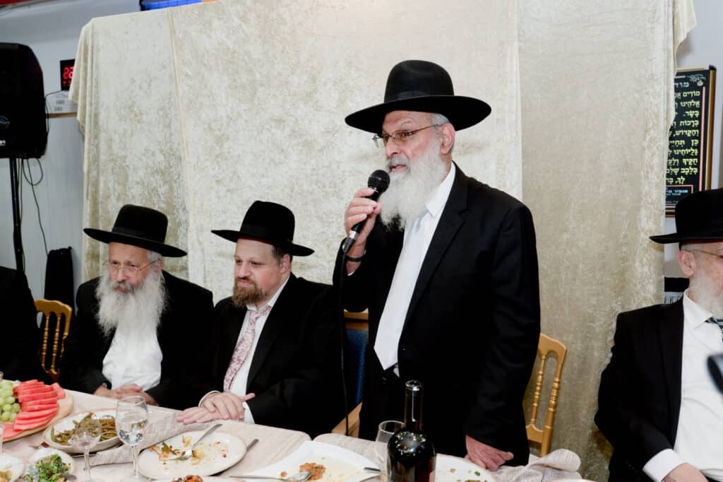 גלריה: הקהילה ערכה סיום על חזון עובדיה - הראש"ל הגיע לברך