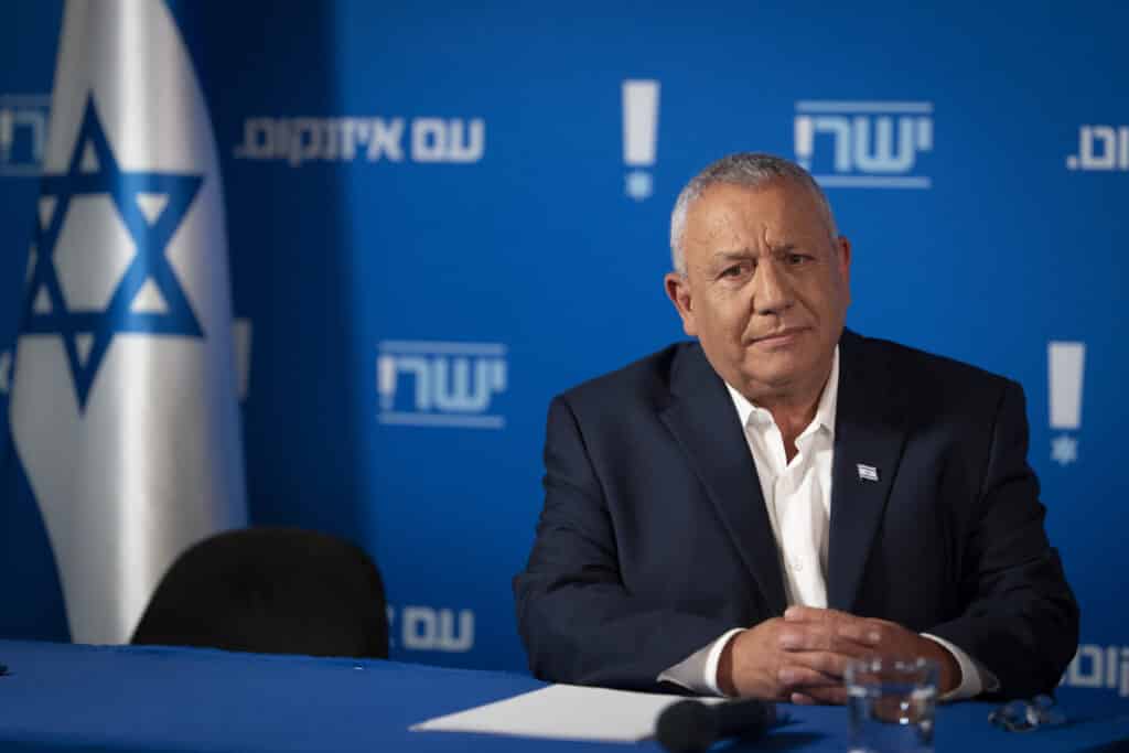 אלף ימים אחרי: המלחמה עוד כאן והפוליטיקה חזרה לעצמה