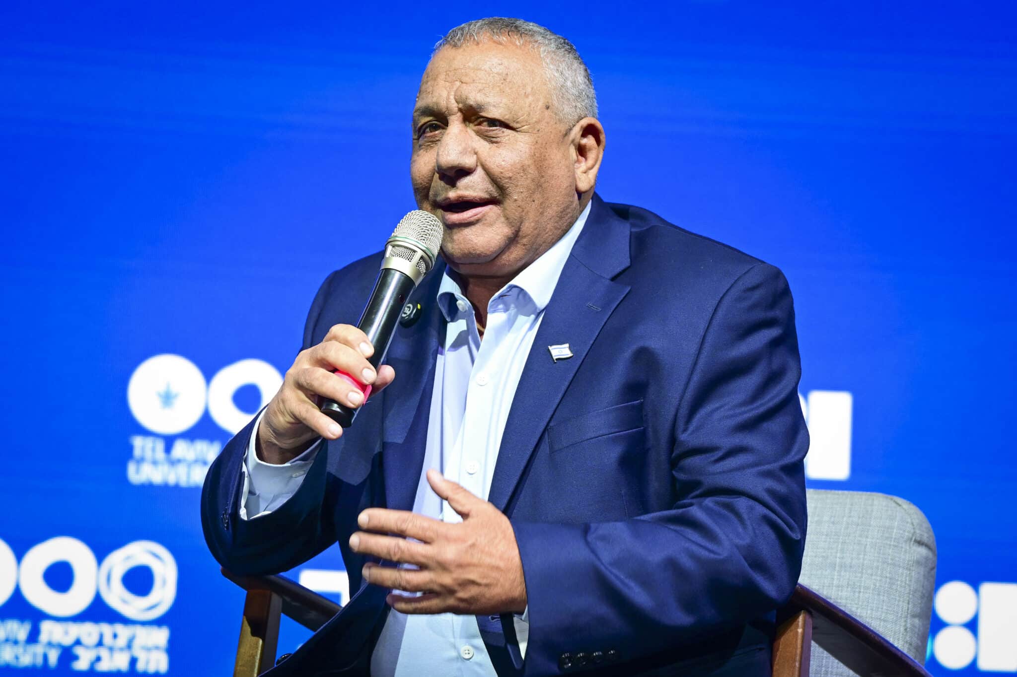 בדרך למהפך 2026? סקר: אייזנקוט מדיח את נתניהו והליכוד