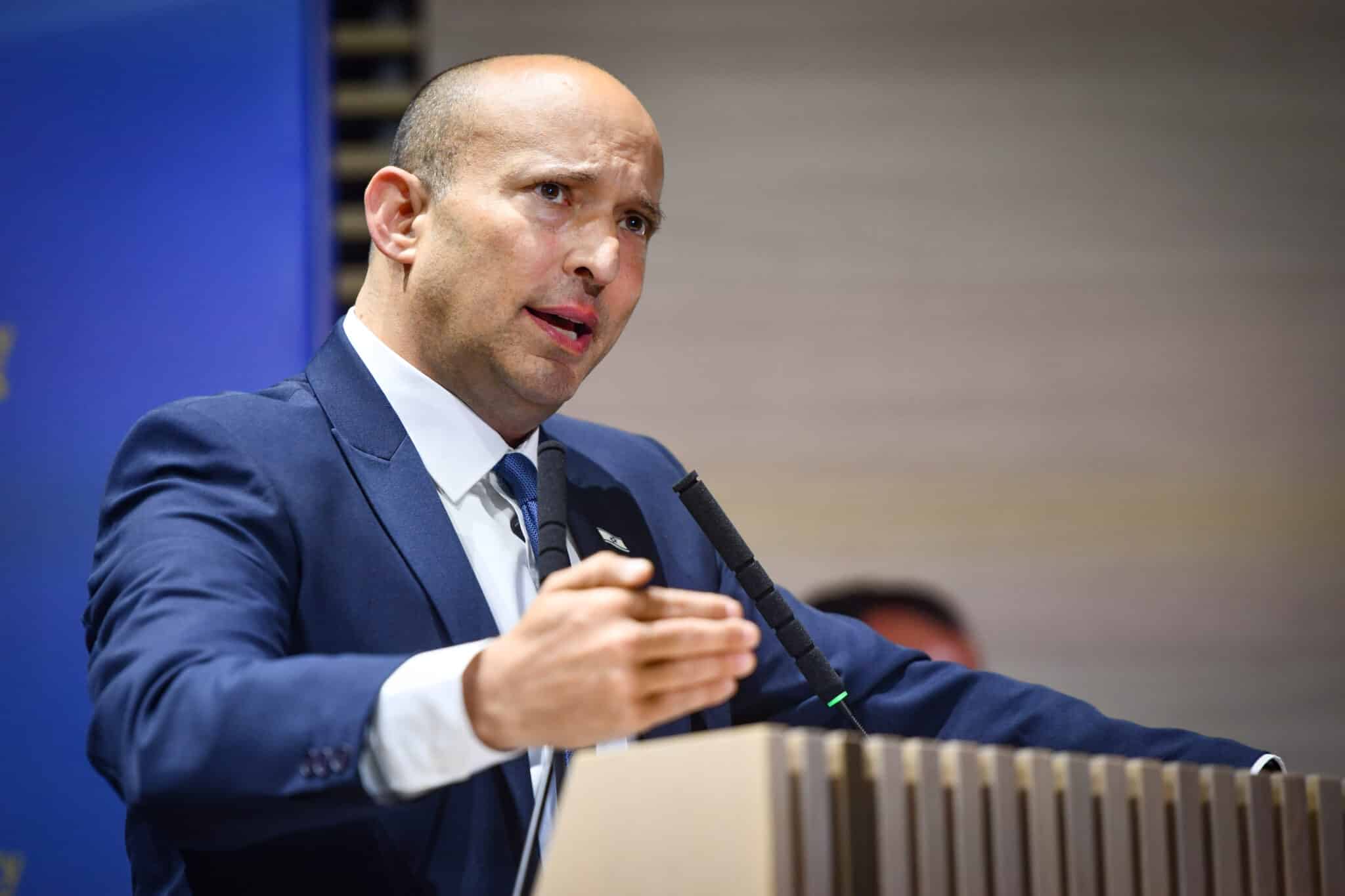 בנט התחייב לבטל את החוק וספג אש מהח"כים החרדים