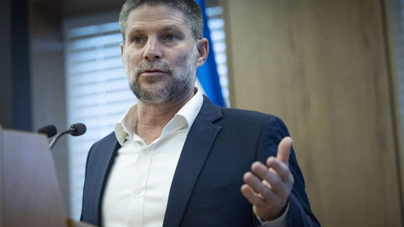 בקואליציה תוקפים את סמוטריץ' על "ניתוק והזנחה"