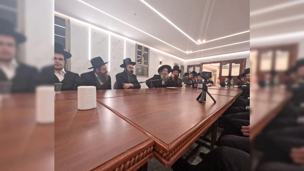הרה"צ רבי אלימלך בידרמן בשיחת חיזוק בישיבת 'אהבת דוד'