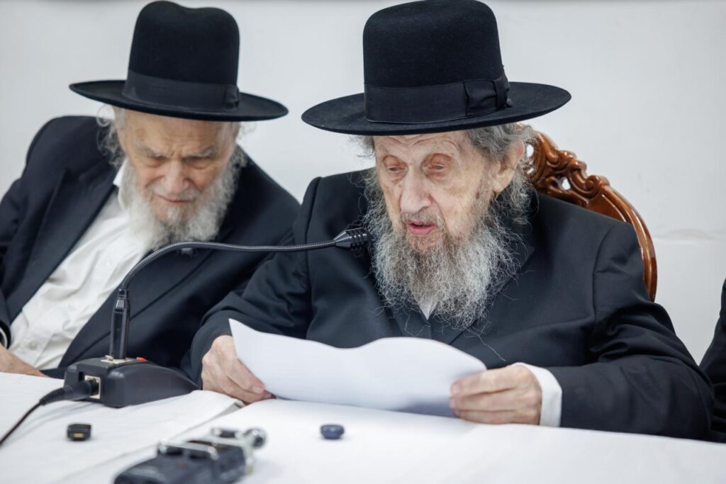 באסיפת חירום להצלת ארגון "קרן ההסעות" במעמד גדולי ומאורי הדור שליט"א: "באנו להשמיע את הזעקה של הקב"ה לאחר החורבן – בניי, היכן אתם?!"