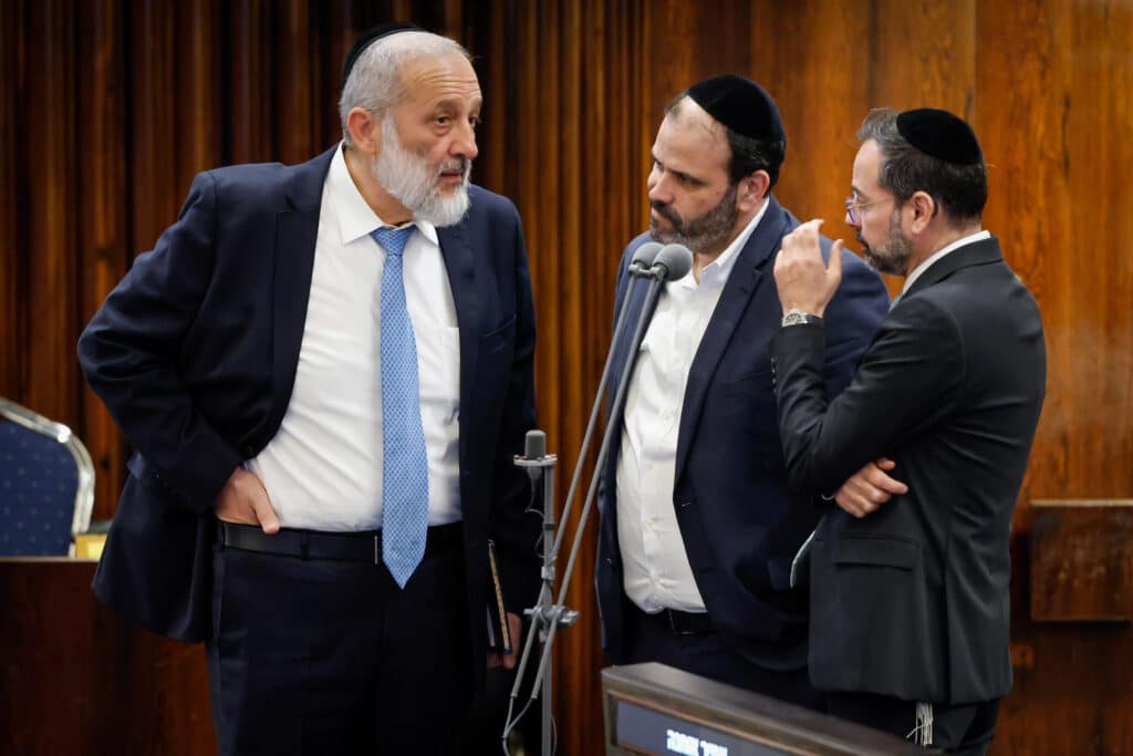 איצקוביץ': השיחות הליליות בכנסת והבדחן שהפך לקוסם