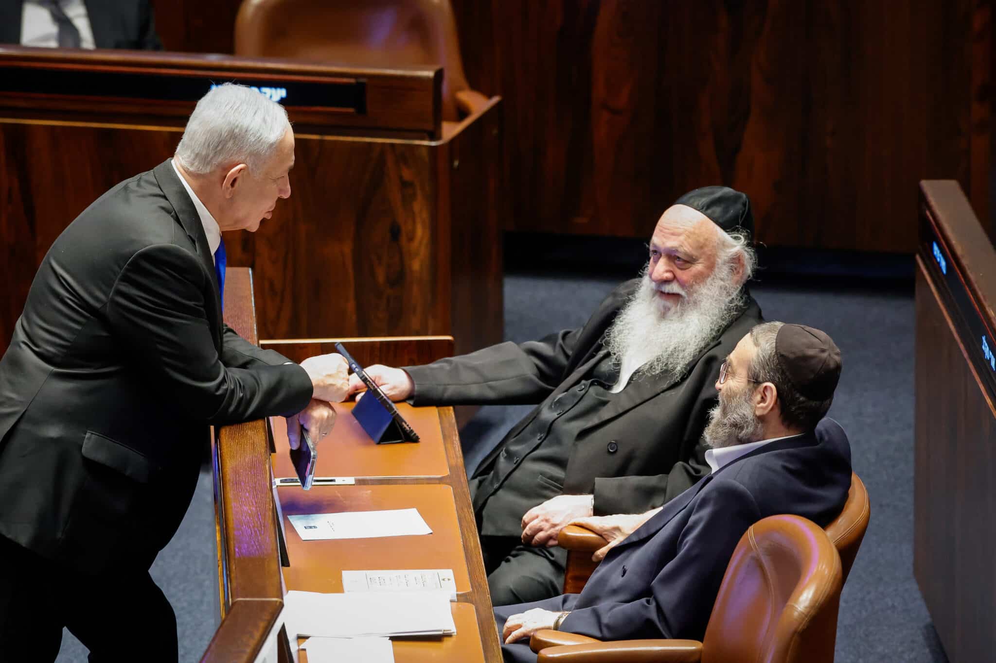 אלף ימים אחרי: המלחמה עוד כאן והפוליטיקה חזרה לעצמה