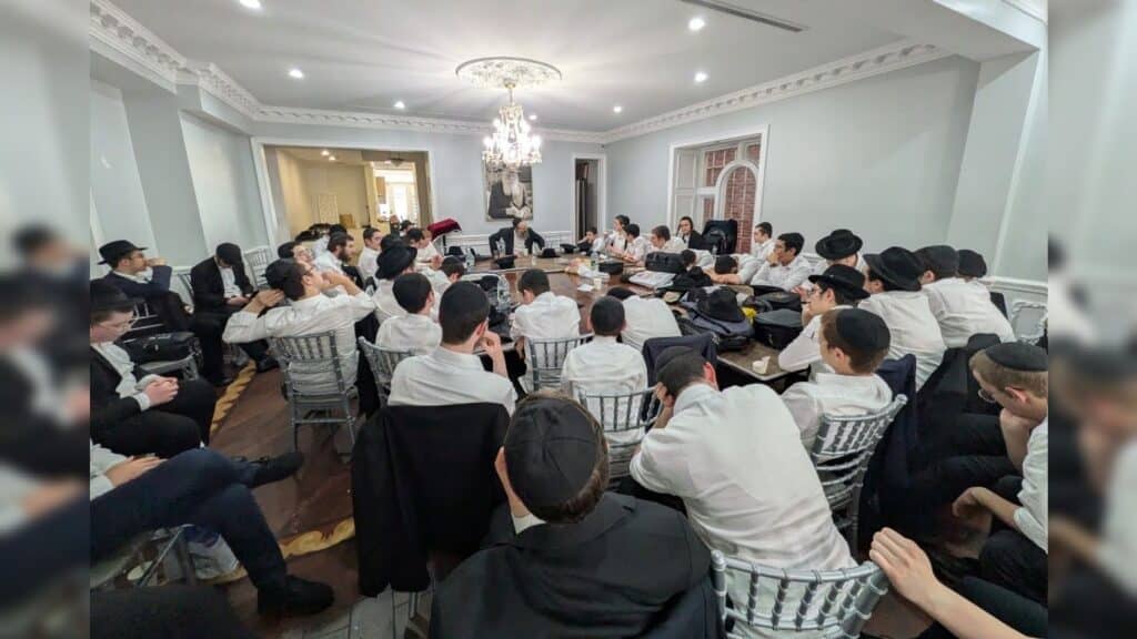 גלריה: תלמידי הישיבה ממוסקבה נבחנו אצל גדולי הדור בארה"ב