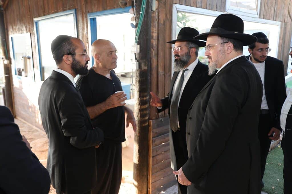 המשב"ק: דאגה בחסידות, הרפיון בישיבה והפאות ששינו צבע