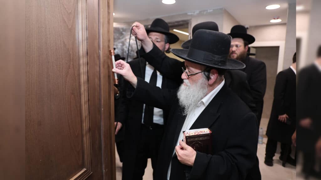 המשב"ק: דאגה בחסידות, הרפיון בישיבה והפאות ששינו צבע