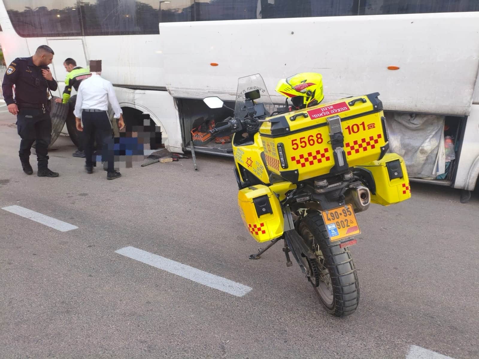 אסון בקיבוץ הדתי: נהג אוטובוס נהרג כשניסה להחליף גלגל