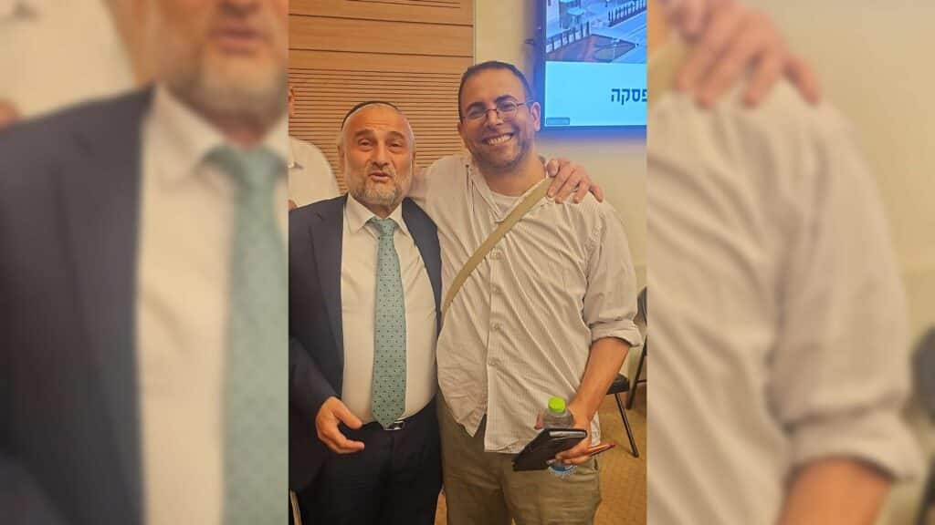 איצקוביץ': השיחות הליליות בכנסת והבדחן שהפך לקוסם