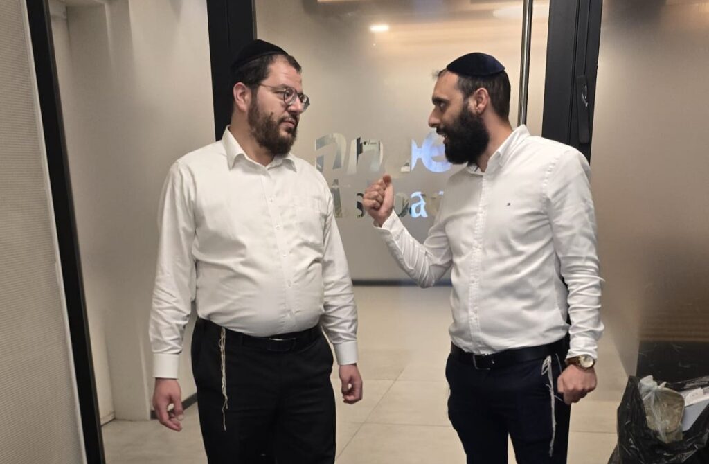איצקוביץ': השיחות הליליות בכנסת והבדחן שהפך לקוסם