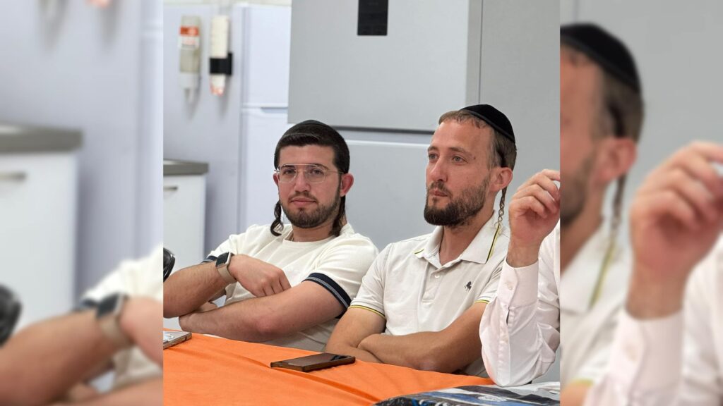 איצקוביץ': השיחות הליליות בכנסת והבדחן שהפך לקוסם
