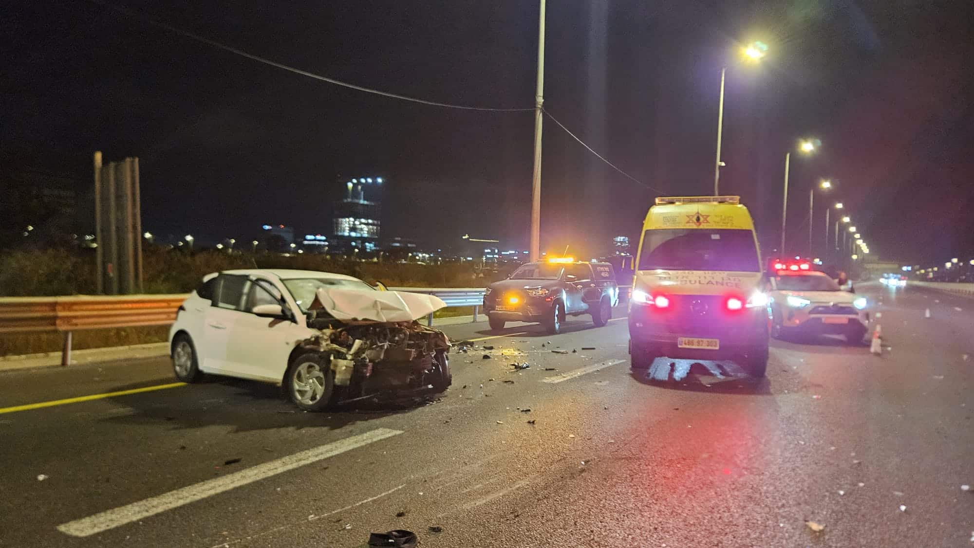 צעיר והולך רגל נהרגו בתאונות קטלניות במרכז ובדרום