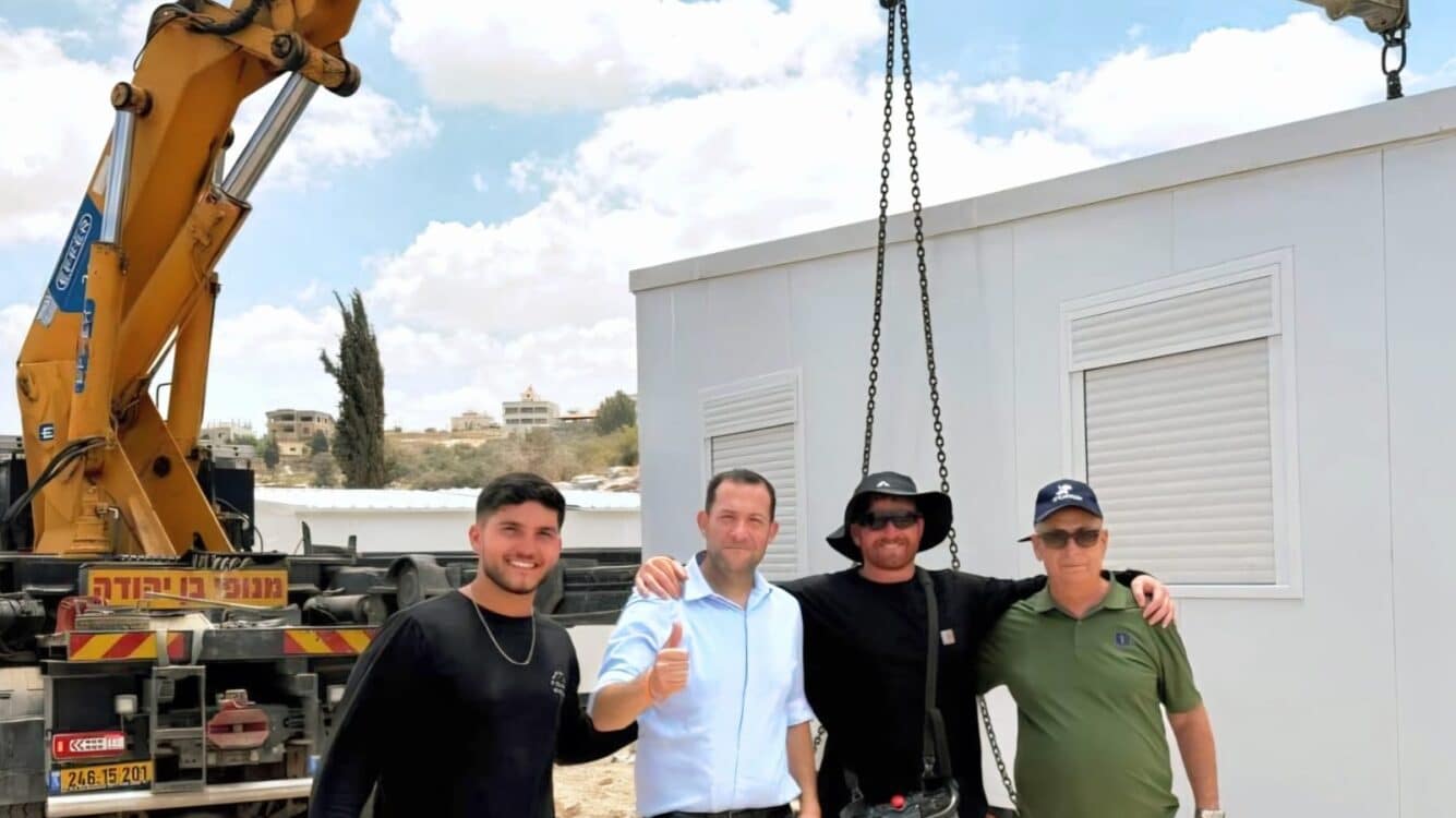 מבנים הונחו ביישוב החדש עמק דותן