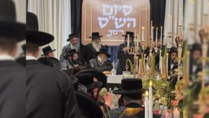 מה ראה הרבי על הקיר? ההפתעה לבחורי סאטמר מהרי"י בקרעסטיר