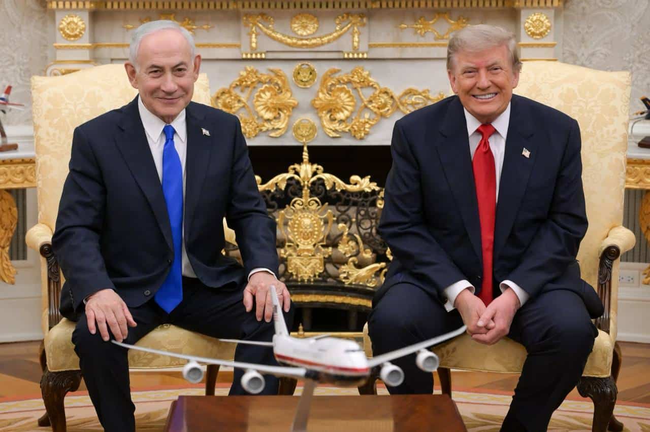 נ