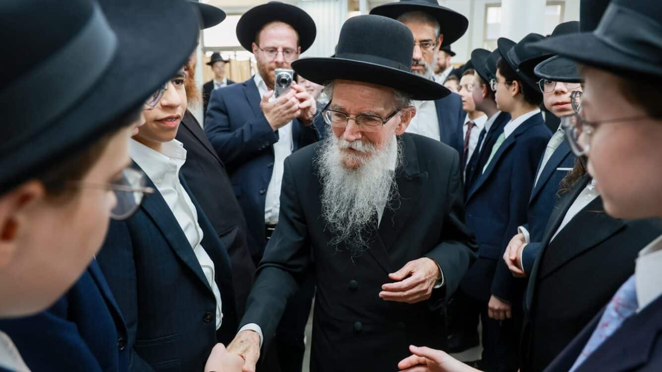 מעמד הסיומים בת"ת 'זכרון מאיר' ע"י תלמידי כיתות ח'