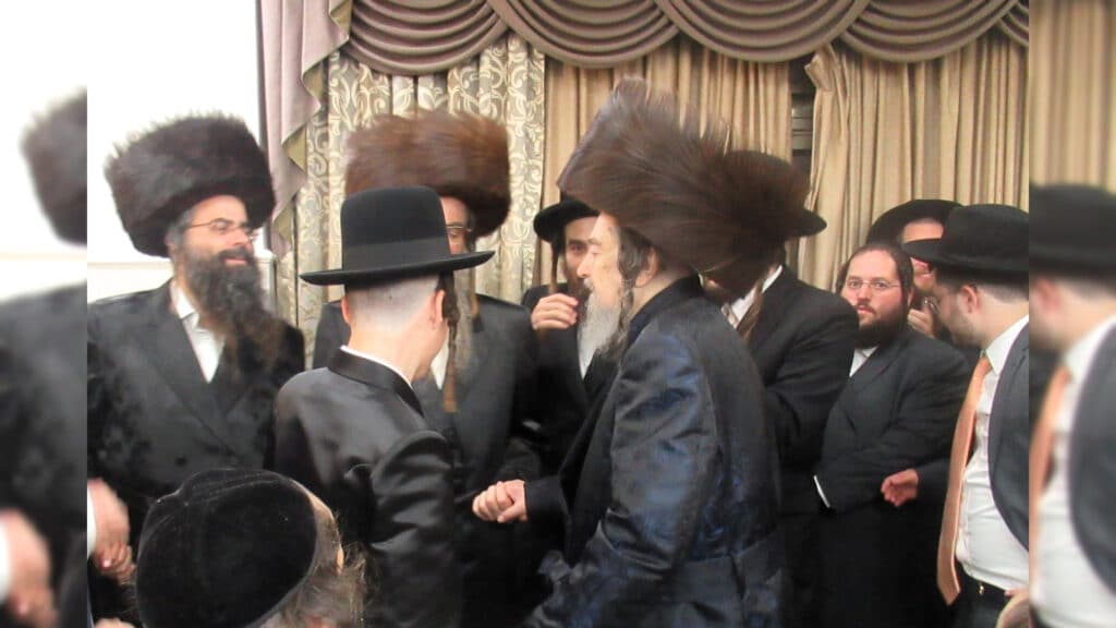 גלריה: המשפיע הגרי"מ שכטר הגיע לבר מצוה של נינו גלריה: המשפיע הגרי"מ שכטר הגיע לבר מצוה של נינו