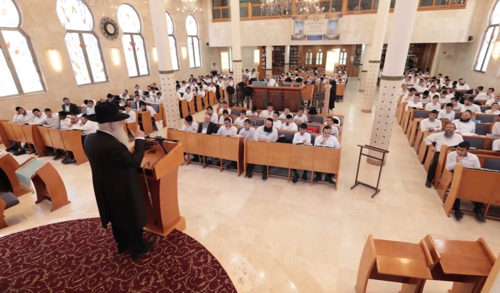 הגה"צ רבי דוד חנניה פינטו הציג את המטה המיוחס של סבו הגה"צ רבי דוד חנניה פינטו הציג את המטה המיוחס של סבו