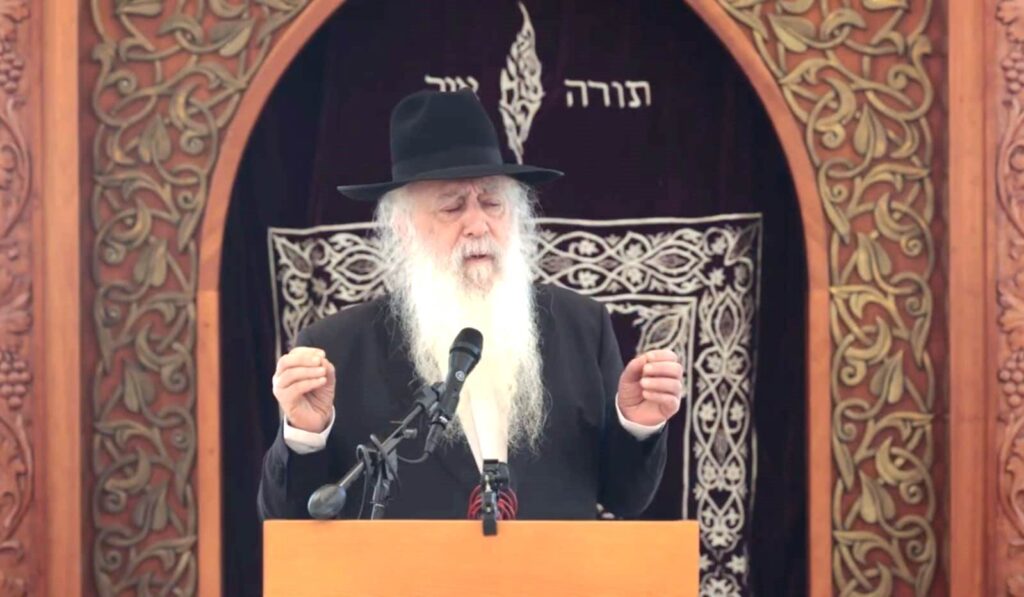 הגה"צ רבי דוד חנניה פינטו הציג את המטה המיוחס של סבו הגה"צ רבי דוד חנניה פינטו הציג את המטה המיוחס של סבו