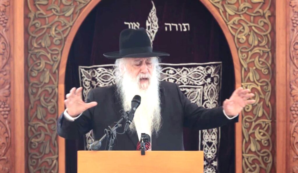 הגה"צ רבי דוד חנניה פינטו הציג את המטה המיוחס של סבו הגה"צ רבי דוד חנניה פינטו הציג את המטה המיוחס של סבו