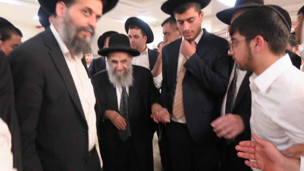 הגר"מ צדקה: "הטיפשים אומרים מי שבישיבה בית סוהר - להפך" הגר"מ צדקה: "הטיפשים אומרים מי שבישיבה בית סוהר - להפך"