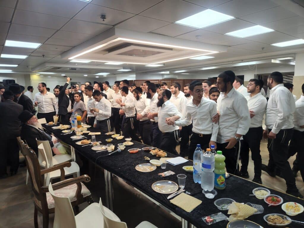 הגר"מ צדקה: "הטיפשים אומרים מי שבישיבה בית סוהר - להפך" הגר"מ צדקה: "הטיפשים אומרים מי שבישיבה בית סוהר - להפך"