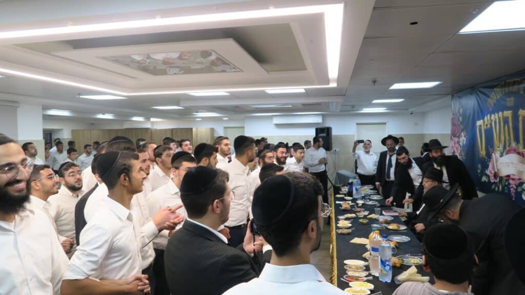 הגר"מ צדקה: "הטיפשים אומרים מי שבישיבה בית סוהר - להפך" הגר"מ צדקה: "הטיפשים אומרים מי שבישיבה בית סוהר - להפך"
