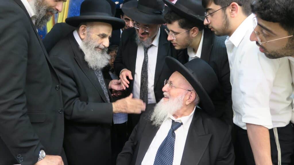 הגר"מ צדקה: "הטיפשים אומרים מי שבישיבה בית סוהר - להפך" הגר"מ צדקה: "הטיפשים אומרים מי שבישיבה בית סוהר - להפך"