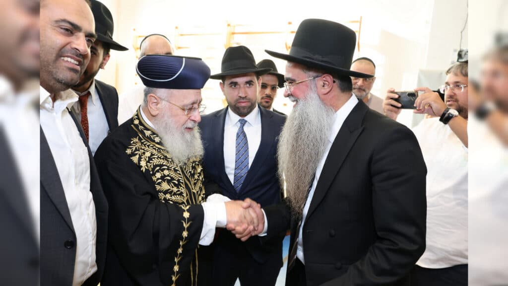 גלריה: הולבש בחלוקא דרבנן - רבה הראשון של חריש הוכתר גלריה: הולבש בחלוקא דרבנן - רבה הראשון של חריש הוכתר